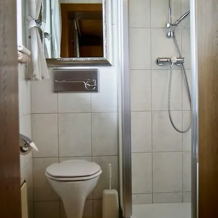 Haus Ebner Апартаменты Laubendorf