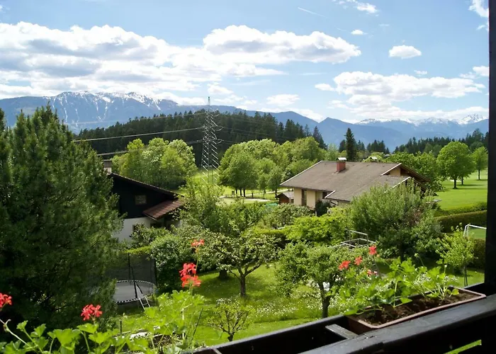 Haus Ebner 아파트 *